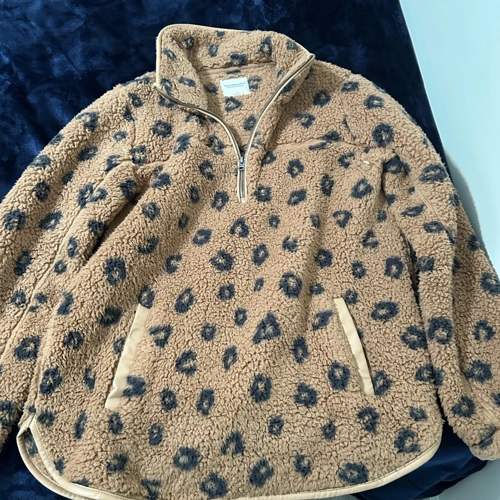 Abercrombie and Fitch Fleece Pullover - Picture 3 of 3